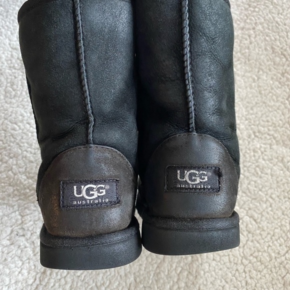 UGG Classic Black Short Kid Boots Size 3 - Picture 8 of 10
